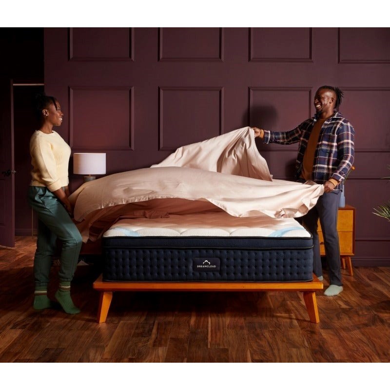 Dreamcloud online queen mattress